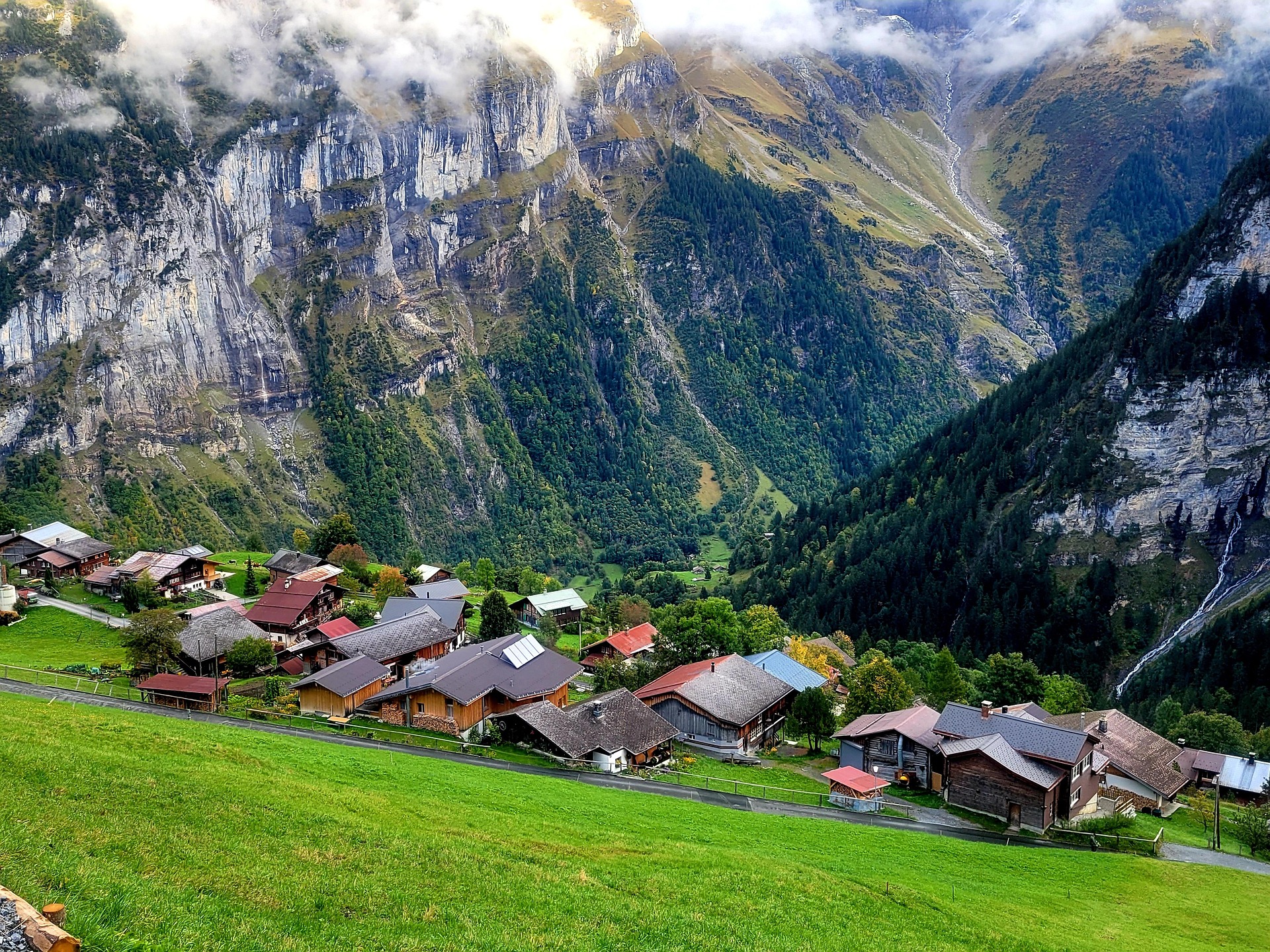 switzerland trekking map